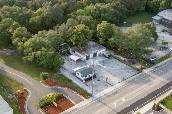 N. Florida Ave Warehouse or Automotive/Office/Showroom- 6,061 SF : 14041 N Florida Ave, Tampa, FL 33613